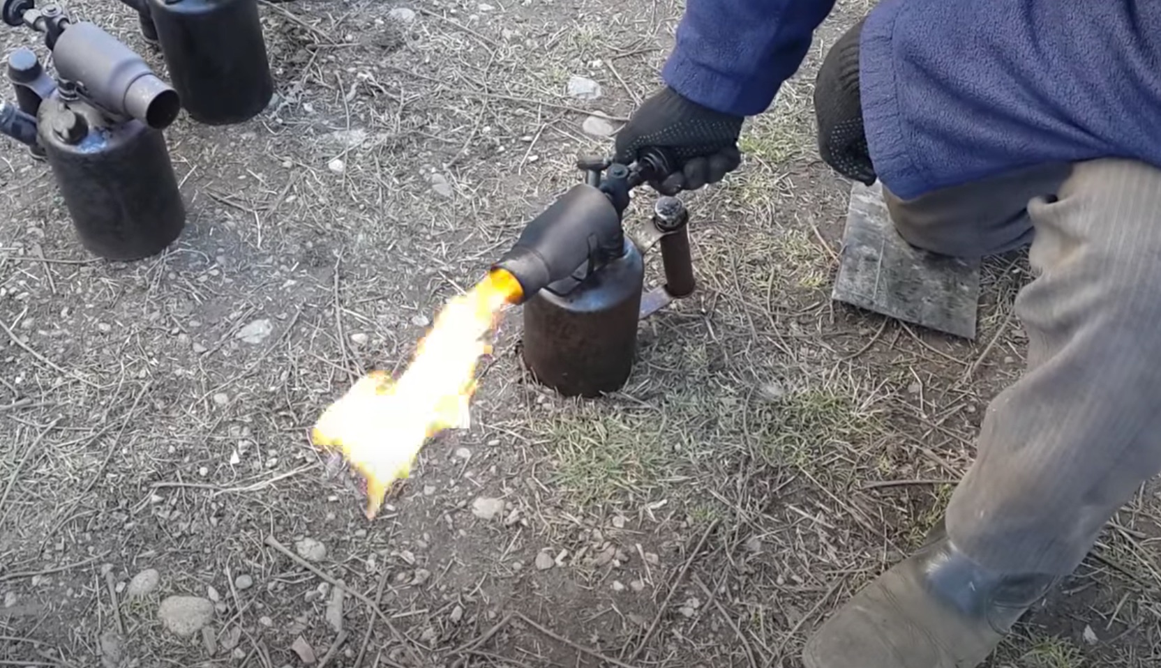 Ukrainian Soldiers Take Russian Soldier And Torture Him With A Blowtorch